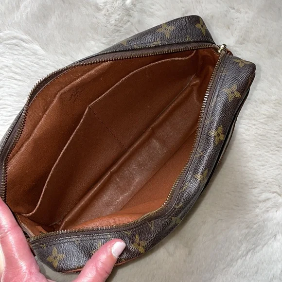 Louis VuittonVintage Monogram Compiegne 28 Clutch Toiletry Bag